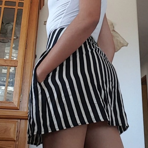 Mini skirt - Picture 4 of 4